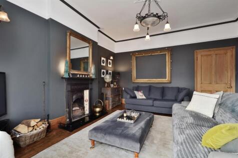 9 Raneleigh Street - (18).jpg