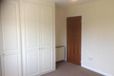 BEDROOM.jpg