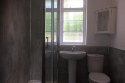 SHOWER ROOM.jpg