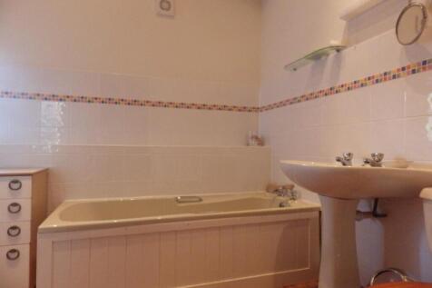 Bathroom.JPG
