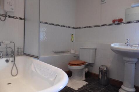 Ensuite.JPG