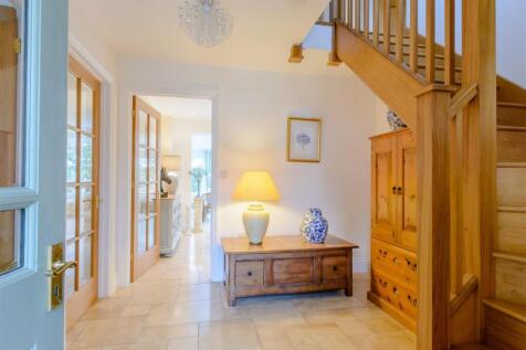 8389762-interior30.jpg