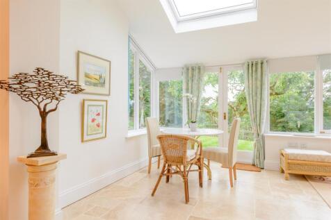 8389762-interior22.jpg