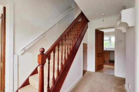 11 Woodfen Crescent (14).jpg