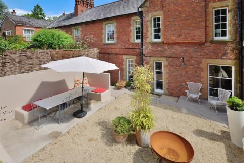 No 2 The Courtyard Wessington Court Woolhope (14).