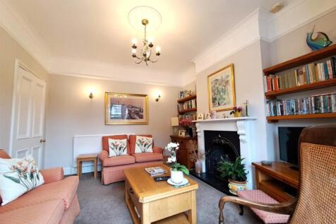 Livign room 2.jpg
