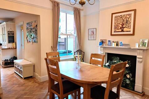 dining room.jpg