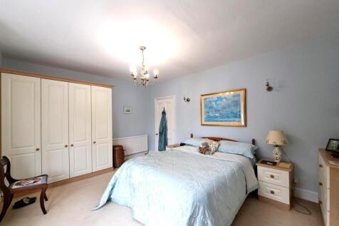 bedroom1a.jpg