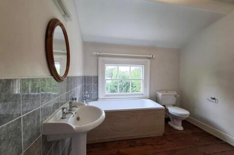 a.bathrom1.jpg
