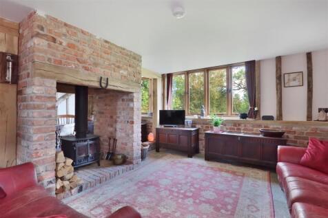 Old Court Barn Brobury (72).jpg