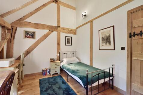 Old Court Barn Brobury (95).jpg