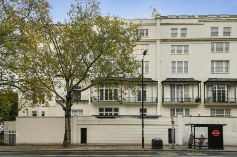 11 Connaught Place  external 4.JPG