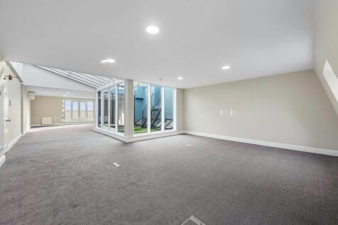 11 Connaught Place  5th floor.JPG