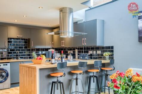 Living Room/ Kitchen