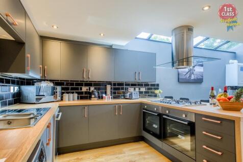 Living Room/ Kitchen