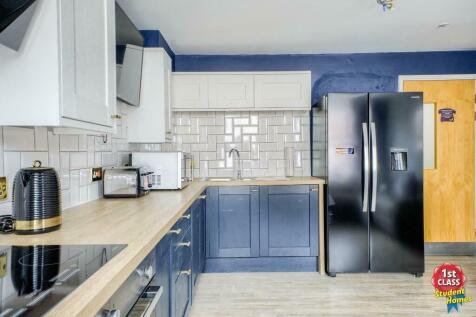 Kitchen/ LR