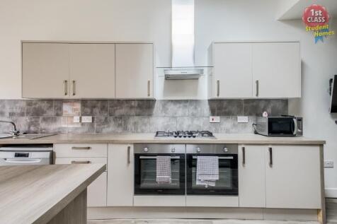 Kitchen/ Living Room