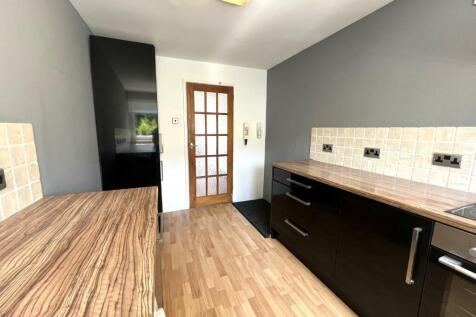 Kitchen 2.JPG