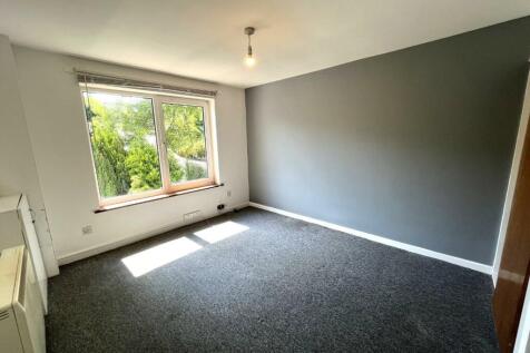 Bedroom 1.JPG