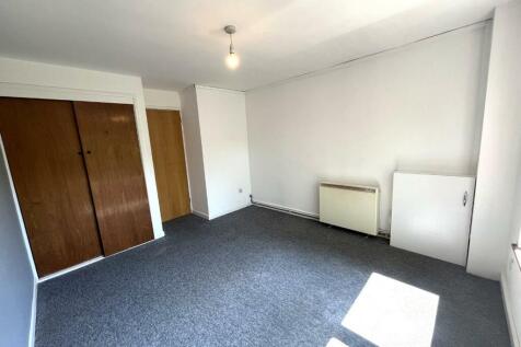 Bedroom 1 2.JPG