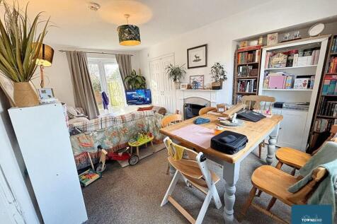 Living Room.jpg