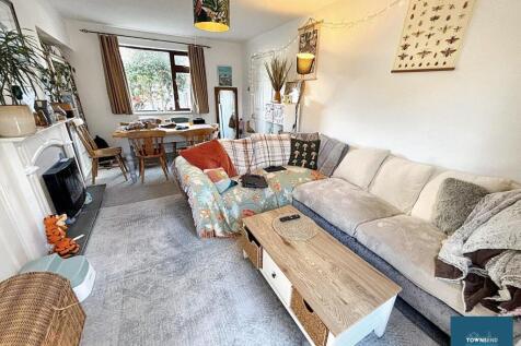 Living Room 2.jpg