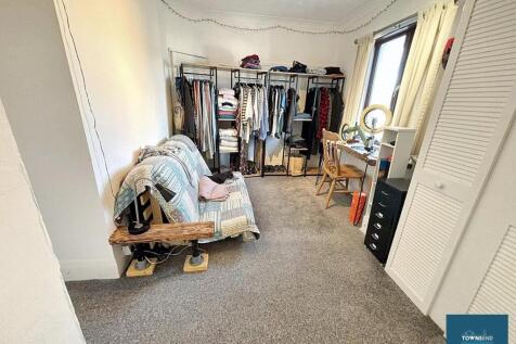 Bedroom 2 (2).jpg