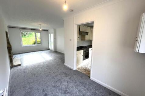 open plan living/dining room