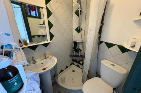 Bedroom 3 Bathroom
