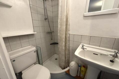 Bedroom 4 Bathroom