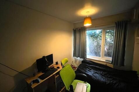 Bedroom 1.jpeg