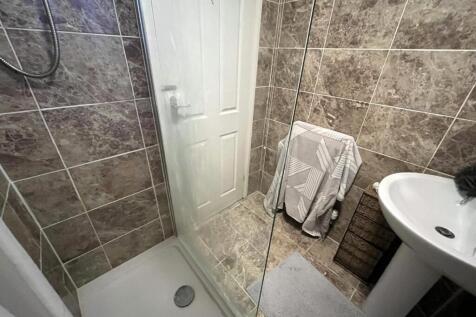 Shower Room 2.jpeg