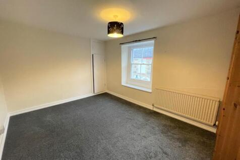 master bedroom.. .JPG