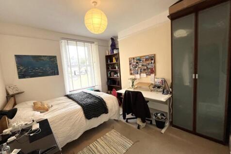 Bedroom 1.JPG