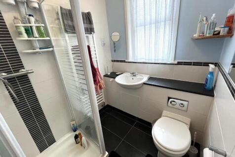 Shower Room.JPG