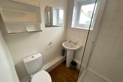Bed 4 Ensuite