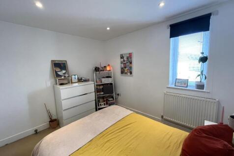 Bedroom 1 (2)