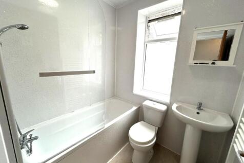 Bathroom 2.jpeg