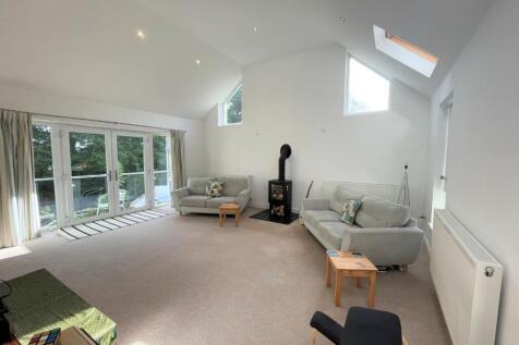 Living Room ..jpeg