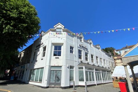 Flat 3, 2 The Moor exterior.png