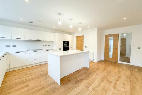 Family/Dine/Kitchen
