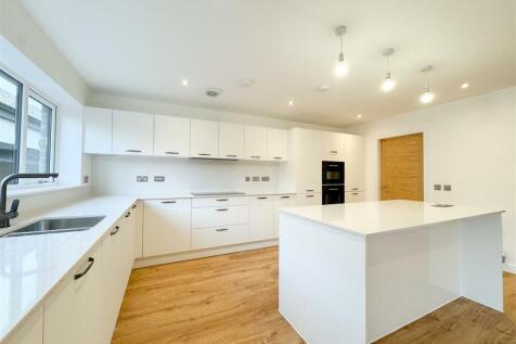 Family/Dine/Kitchen