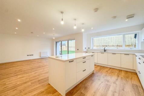 Family/Dine/Kitchen