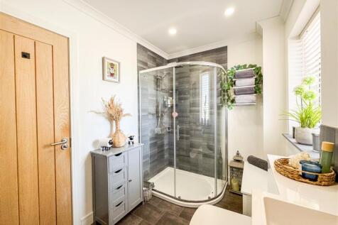 Lower Shower Room