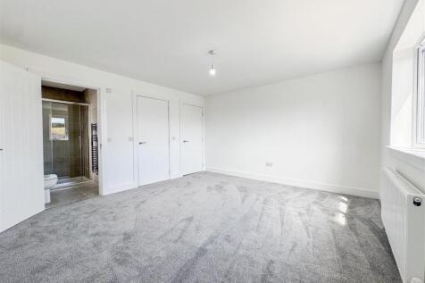 Bedroom/En-Suite 2