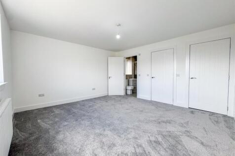 Bedroom/En-Suite 2