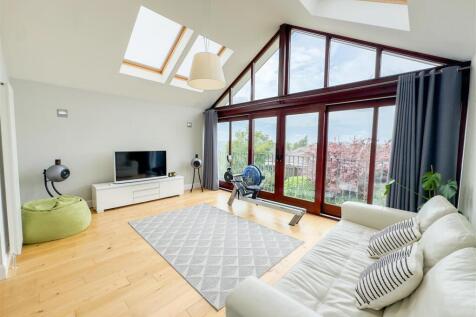 Upstairs Lounge