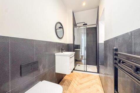 Master/En-Suite