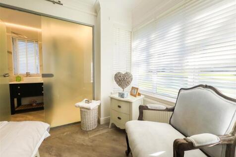 Master/En-Suite