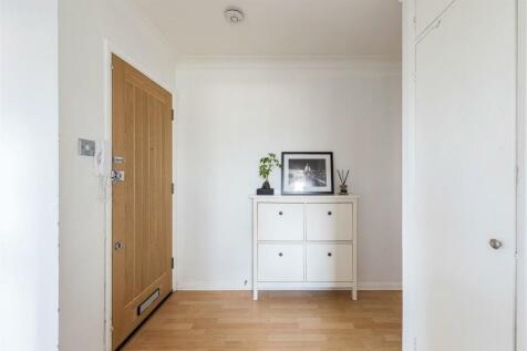 Castle Avenue E4